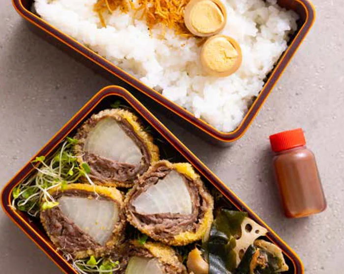 時間が経ってもやわらか。弁当おかずにもぴったりな「牛コマ玉ねぎカツ」レシピ／昨日のおかず、今日のお弁当に詰めて（3）