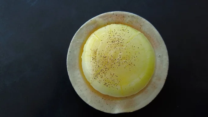 「レンジで簡単＊新玉ねぎのまるごと白だしバター」