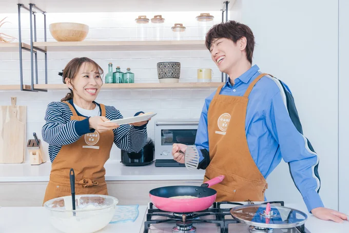 生地を焼くのは小山さんの役目