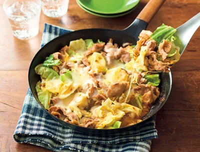 キャベツの豚キムチーズ炒め