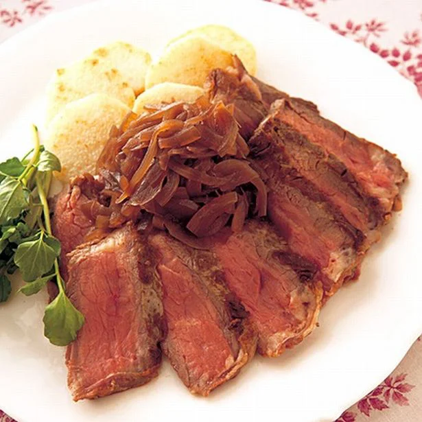 メインもソースも意外と簡単！ ステーキ用肉1枚で作る「フライパンローストビーフ」