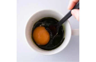 【作り方2】さらに卵、米油を加え、均一に混ぜる
