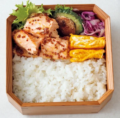 おかずは多いのにさみしい印象のお弁当
