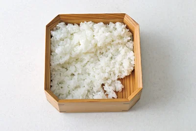 ごはんに段差をつける