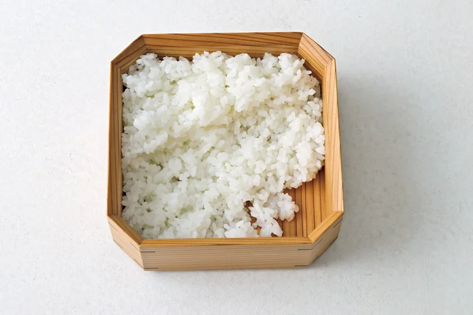 ごはんに段差をつける