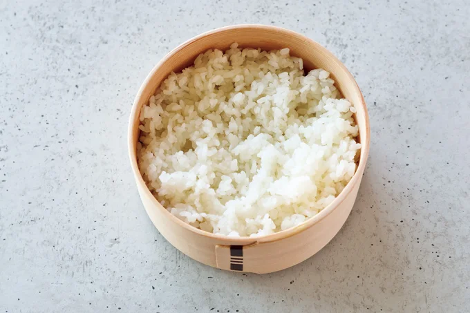 ごはんを盛る