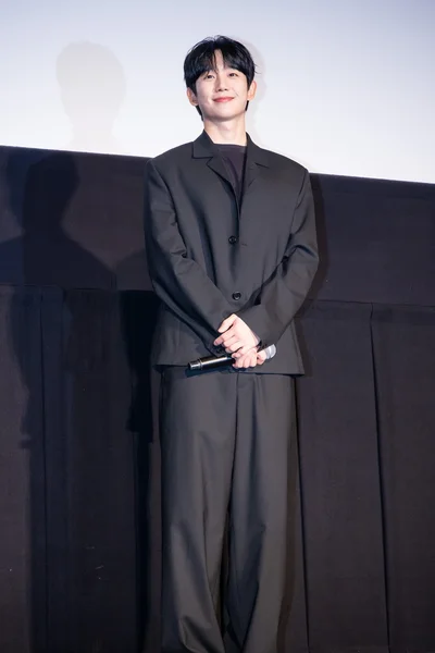 国民的年下彼氏チョン・ヘイン。本作ではまったく違う顔のチョン・ヘインが堪能できる