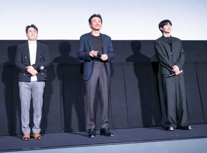 緊急来日記者会見を行った