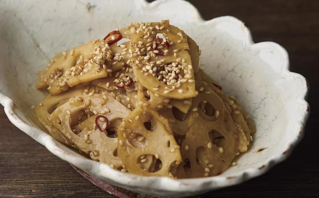 シャキシャキ食感がたまらない。味がしっかり絡んだ「きんぴられんこん」／割烹よし田のかんたん家庭ごはん（3）