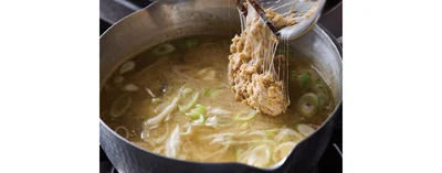 みそとごまの香ばしい風味が広がるオリジナルの納豆汁です