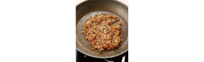 ハンバーグをおいしくしてくれる飴色玉ねぎ