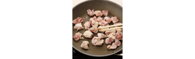 色が変わったら、ひっくり返して両面を焼きます