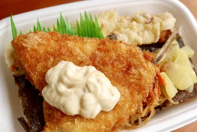 新商品の「アジフライのりタル弁当」。ふっくらアジフライにタルタルもかかって「おいしい」しか出てきません