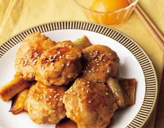 【最強にラクでおいしい】えのきでかさ増し＆食感とうま味プラスの「鶏つくねぎま」