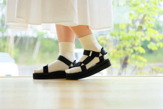 足元からインナーまで、お肌の悩みを解決！毎日を快適に過ごすアイテムが鈴木靴下から登場
