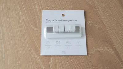 3COINSの「マグネットケーブルオーガナイザー」