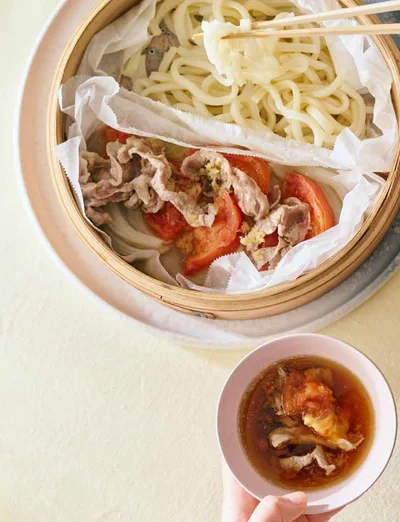 豚肉とトマトの蒸しうどん