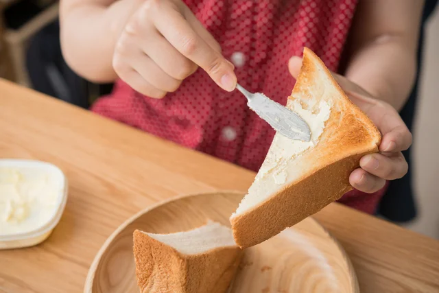 西日本では食パンは厚切り好きの人が多い