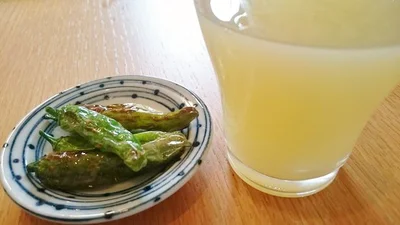 名わき役である「ししとう素揚げ」「グレープフルーツジュース」を別途用意した