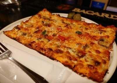 すっごくおいしい本牧ピザ