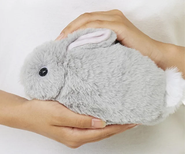 いつでももふもふ三昧！ 子うさぎ型のポーチをバッグに忍ばせよう