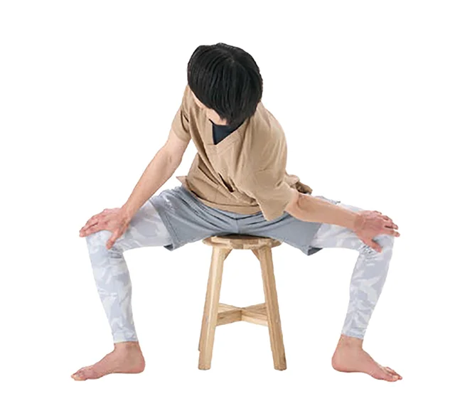日常の歩き方にも影響する内もも。しっかりケアすれば姿勢が良くなる？／1日1分セルフケア（4）