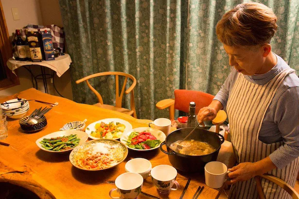 庭で育てた野菜を使ったサラダなど、野菜多めを心がけています