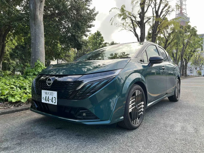 上質さを追求したコンパクトカー日産「オーラ」
