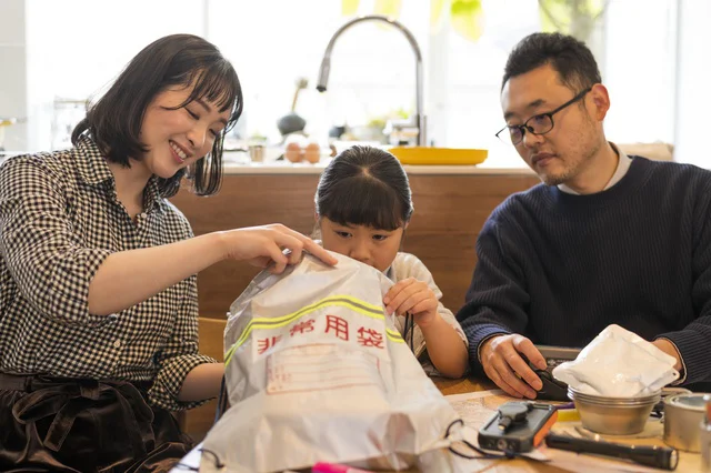 どうする？子どもの防災食。家族みんなでおいしくエネルギーを補給できる「備えるゼリー」がお役立ち！
