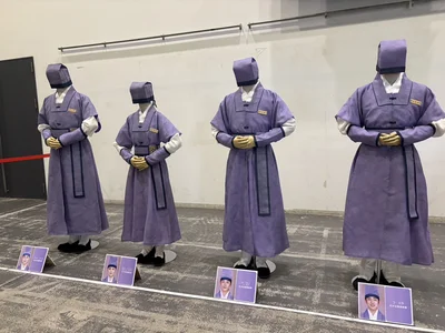 4人の衣装