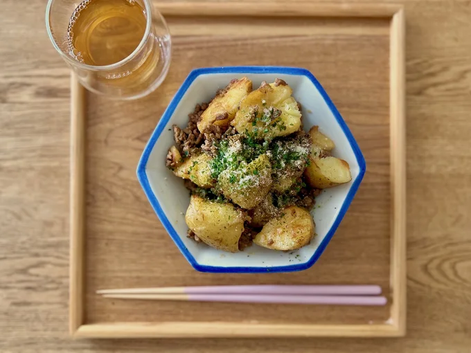 手割りポテトのカレー炒め