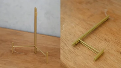 セリアのインテリアイーゼル（ゴールド）