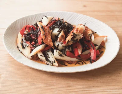 ちくわで作る簡単副菜！「ちくわとパプリカのひじきあえ」と「梅しそちくわ」