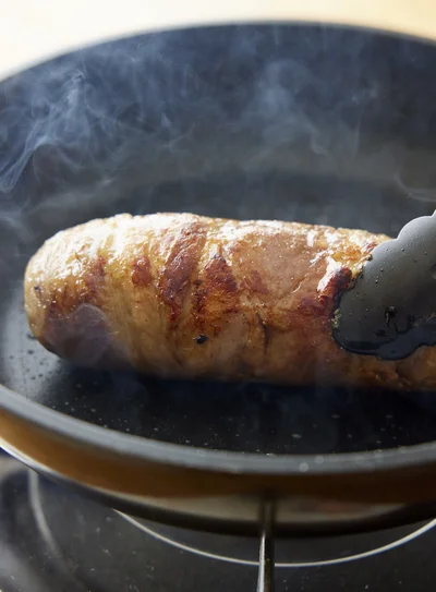 仕上げに表面を焼いて、おいしさアップ！