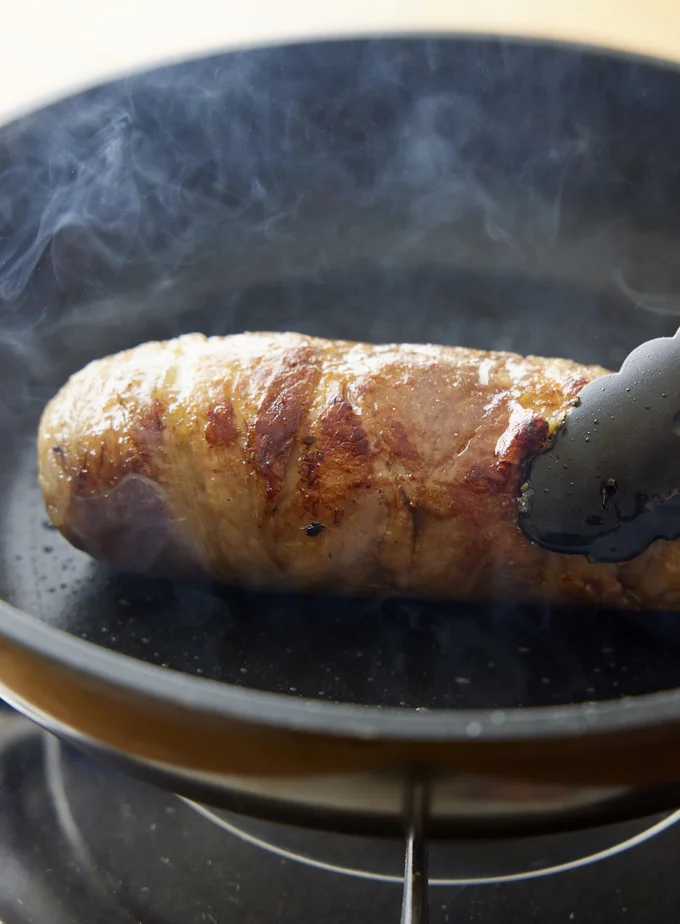 仕上げに表面を焼いて、おいしさアップ!