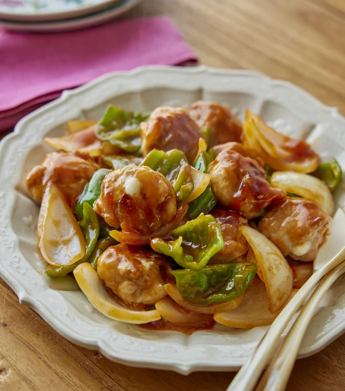 豚こまを丸めて焼いて、絶品酢豚に