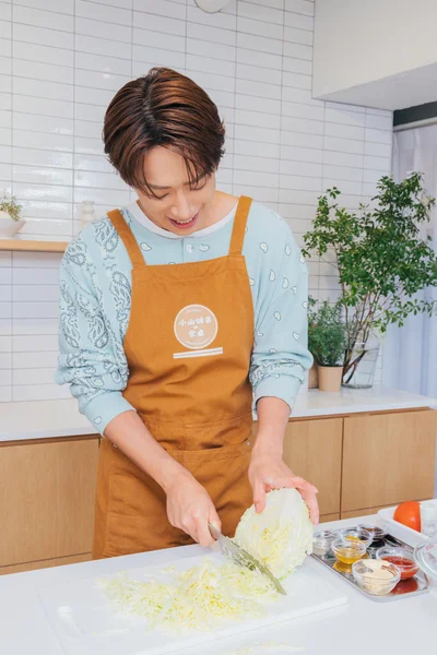 小山さん、千切りをバッチリ習得！