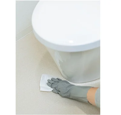 トイレの床は尿はねしやすい便器まわりを中心に