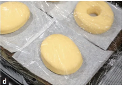 約2倍にふくらむまで20分発酵させる