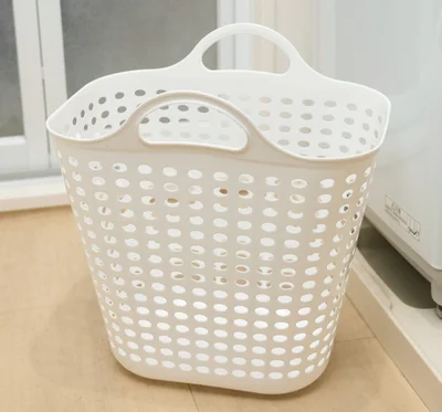 洗濯前の衣類は通気性のいいカゴに