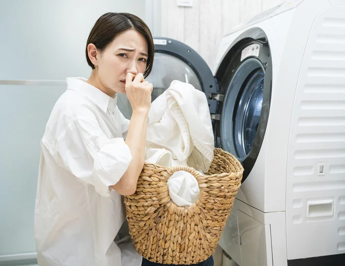 しっかり乾かしたのに部屋干し臭が！そんなときは「洗濯機」をケアしよう