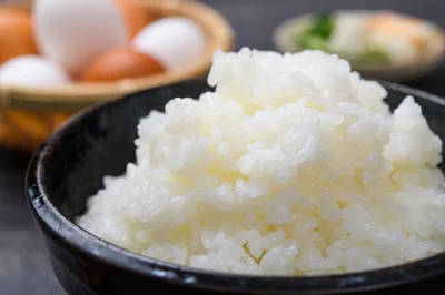 ふっくらした、やわらかいご飯が国内では人気。