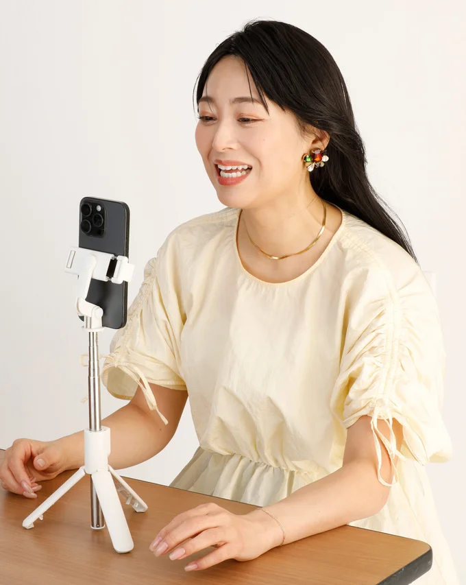 スマホの前で喋っているところを録画