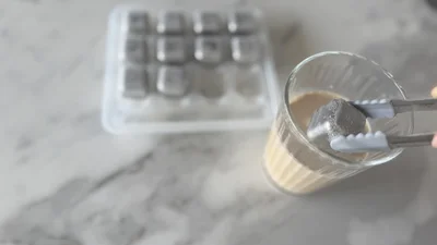 専用のトングがついているから来客時にも出しやすい