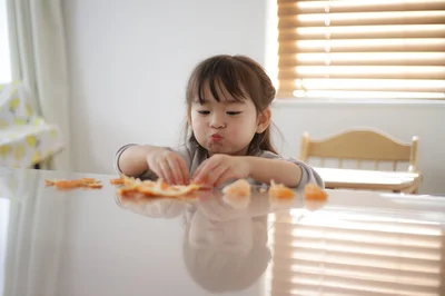 甘くて風味の良い「ハウスみかん」に子どもも大喜びで手を伸ばします