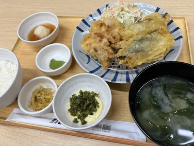 やよい軒の新メニュー「鶏とサバの天ぷら定食」1,090円