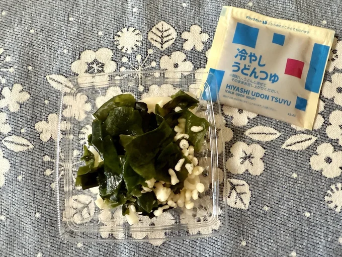 夏季限定のサイドメニュー「ミニ冷やしわかめうどん」150円
