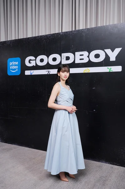 美しいドレス姿のキム・ソヒョン