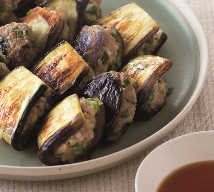 「餃子」&「しょうが焼き」いつものメニューを大胆“なす”アレンジ