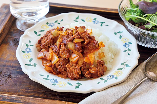 慌ただしい日の神レシピ！ 炒めるだけの「成形しない！ハンバーグライス」【Mizukiのコスパ最高！おかず】
